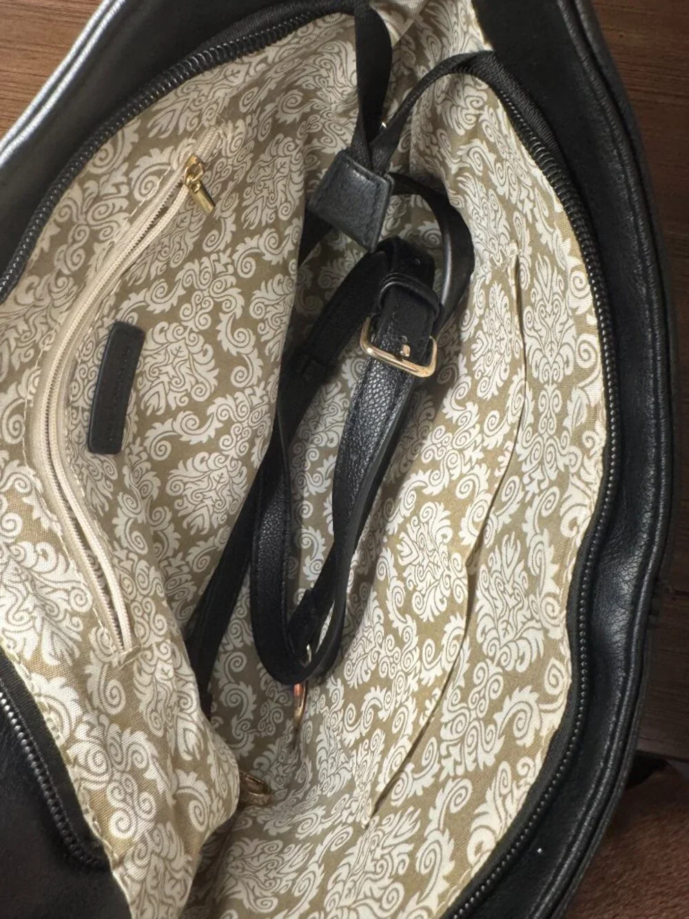 Modern+Chic Marissa Saddle Crossbody Bag Black Vegan Leather